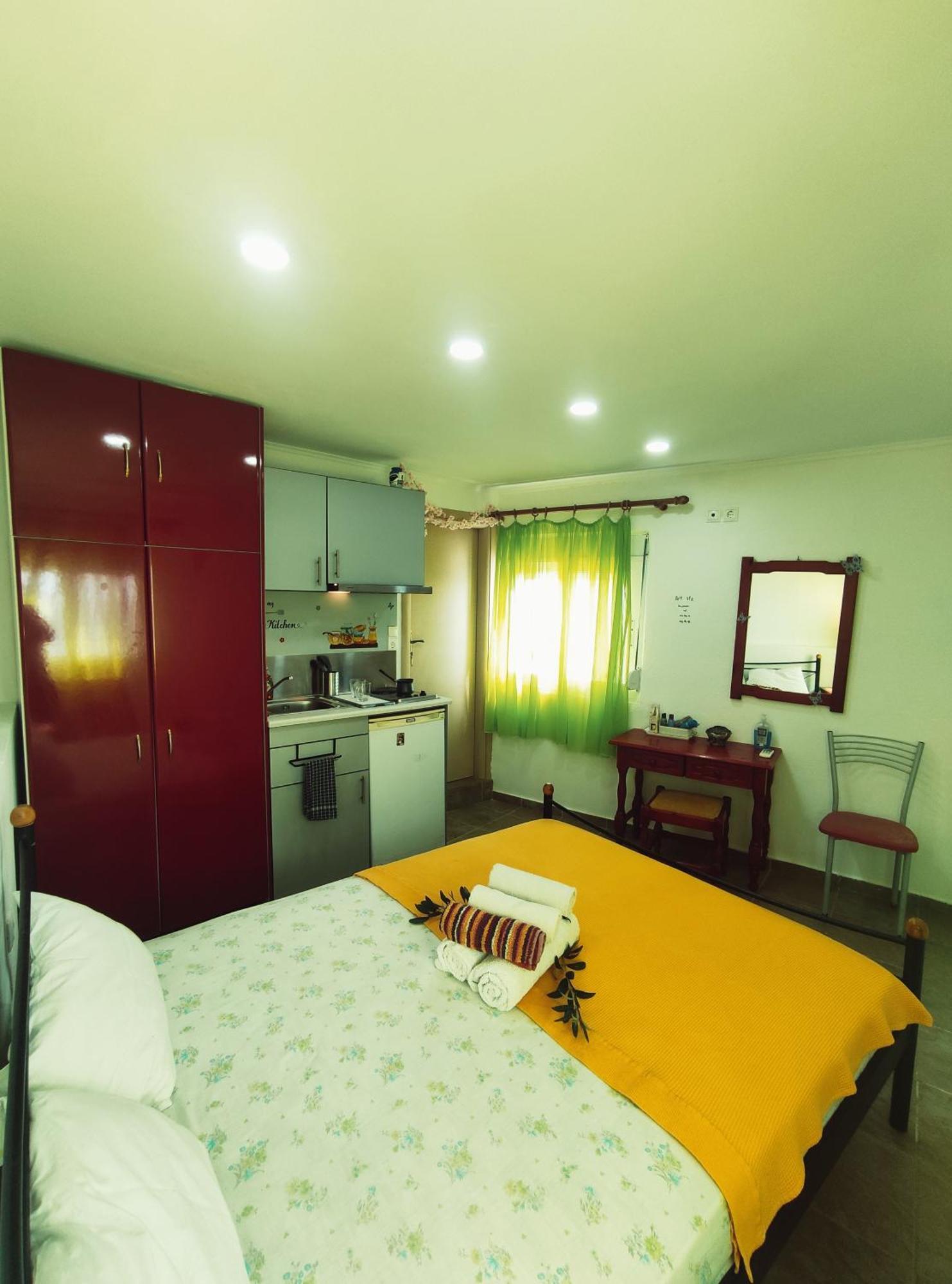Rena'S Rooms Μελίντα Melinta Rom bilde